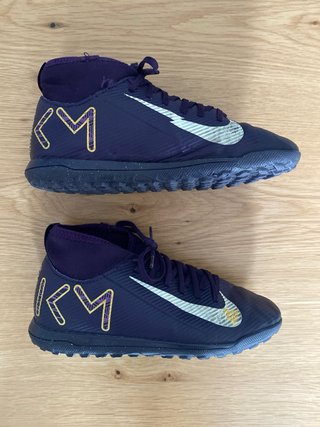 Botas de fútbol Nike moradas