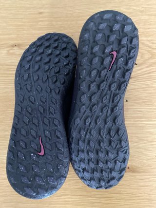 Botas de fútbol Nike moradas