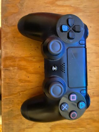 PlayStation 4 con 2 mandos