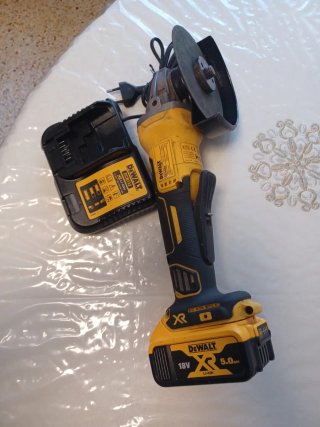 Radial a batería DeWalt 18V 5.0Ah