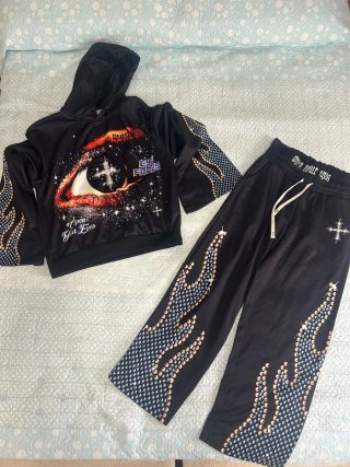Chándal Negro con Estampado Gráfico