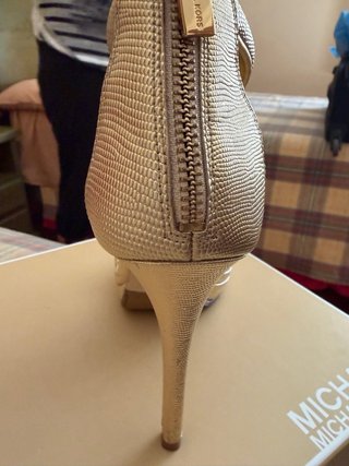 Sandalias tacón Michael Kors doradas