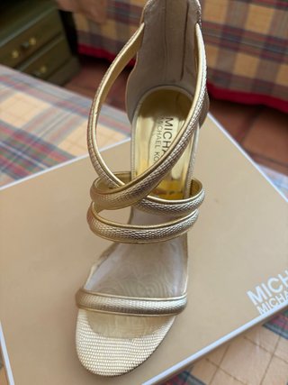 Sandalias tacón Michael Kors doradas