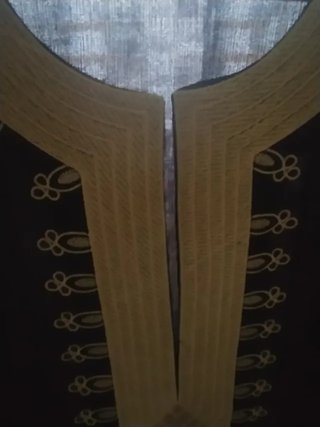 BLUSA ESTILO ÁRABE CON BORDADO DORADO