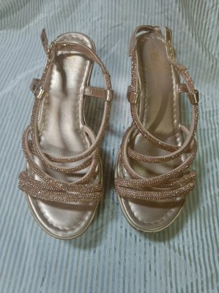 Sandalias fiesta cuña doradas talla 37
