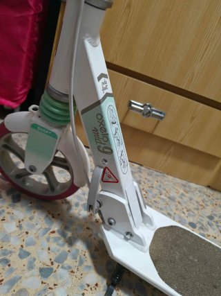 Patinete infantil plegable blanco