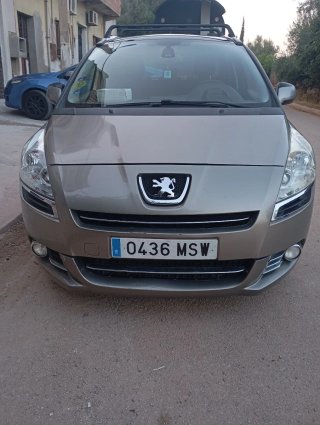 Peugeot 5008 2011