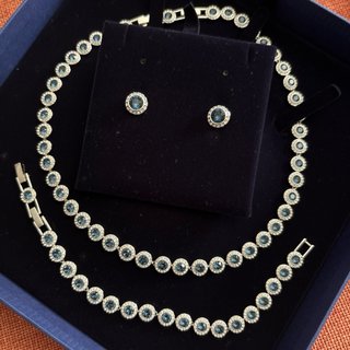 Conjunto Swarovski Collar, Pulsera y Pendientes