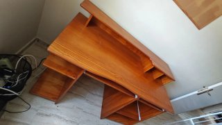 Scrivania in legno di pino