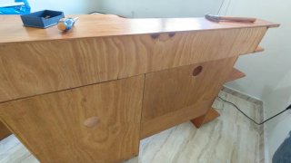 Scrivania in legno di pino