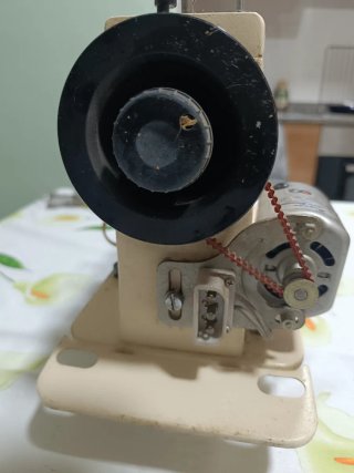 Máquina de coser Singer beige