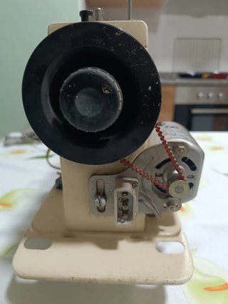 Máquina de coser Singer beige