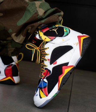 Zapatillas Nike Air Jordan 7 Retro Edición Miró.