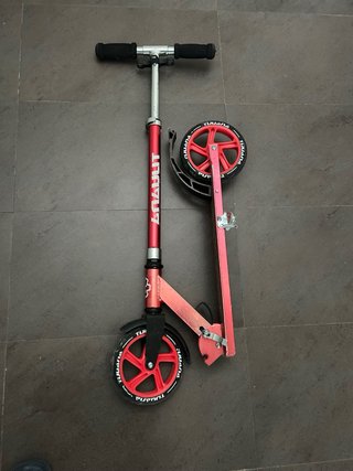 Patinete plegable rojo