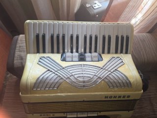 Acordeón Hohner Erdi II