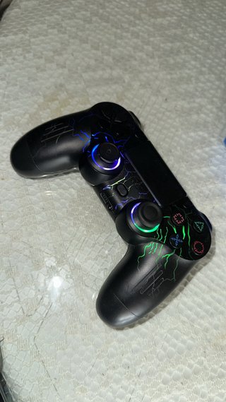 PS4 Slim + Controller RGB personalizzato + 3 giochi (trattabili)