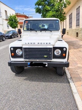 Land Rover Defender 2011