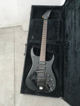 Guitarra eléctric Westone Spectrum II+ MIDI Roland