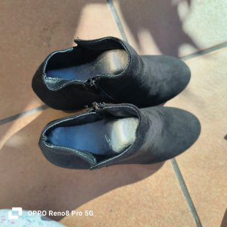 Botines negros talla 38
