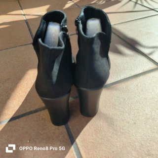 Botines negros talla 38