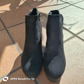 Botines negros talla 38