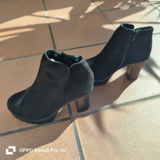 Botines negros talla 38