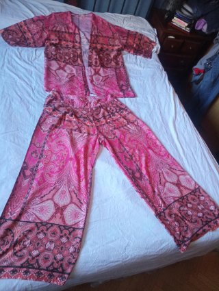 Conjunto mujer pantalón y chaqueta de entretiempo