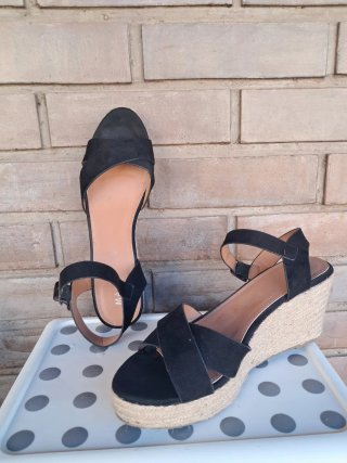 Sandalias ZAPA Elegantes Negro/Beige