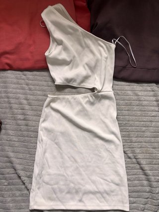 Vestido Pull&Bear blanco asimétrico