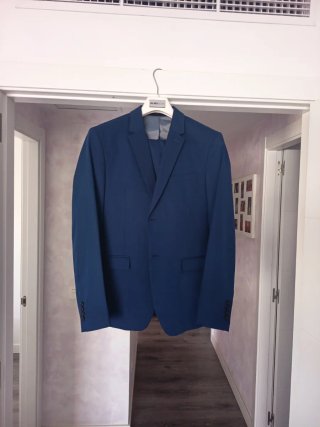 Traje de novio ZARA azul