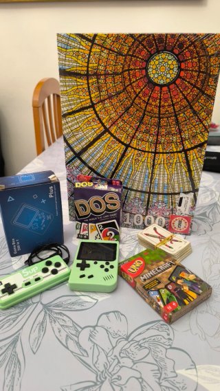 Set de Juegos: DOS, UNO Minecraft, Game Box