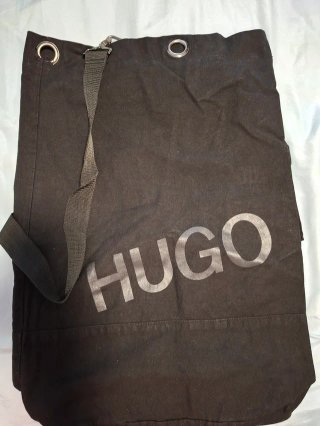 Mochila Hugo Boss tipo petate negra