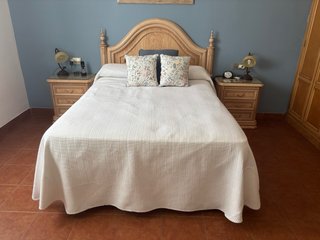 Dormitorio completo de madera