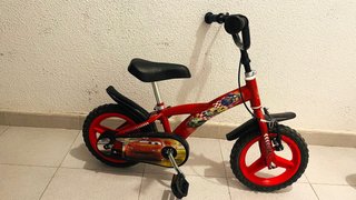 Bicicleta infantil roja Cars