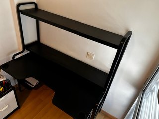 Mesa Gaming con Estantería Superior