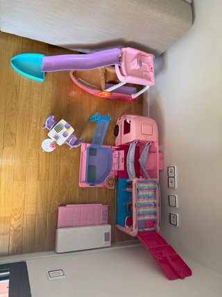 Lote Barbie: Autocaravana y Barco