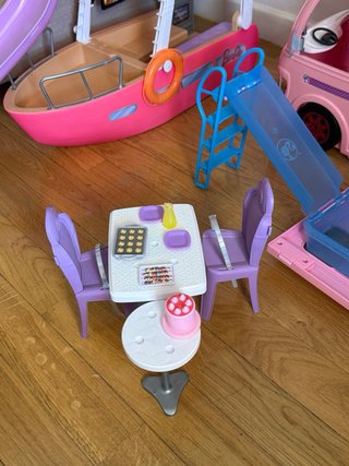 Lote Barbie: Autocaravana y Barco