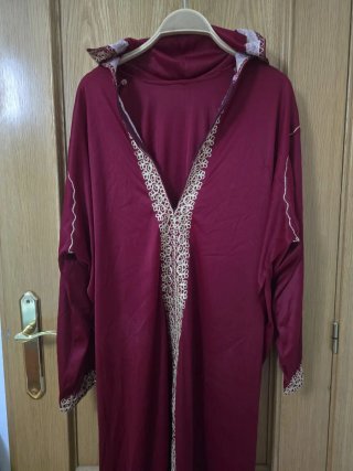 DISFRAZ CHILABA GRANATE. TALLA L/XL