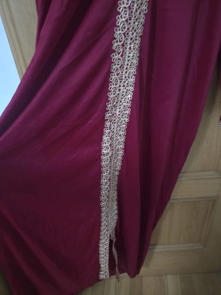 DISFRAZ CHILABA GRANATE. TALLA L/XL
