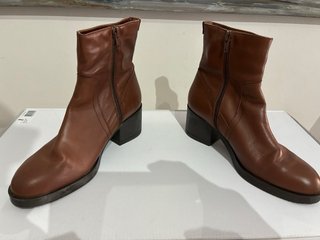 Botines Wonderful Marrones Mujer