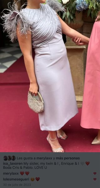 Vestido gris con plumas hecho a medida