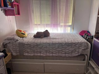 Cama infantil blanca con almacenaje