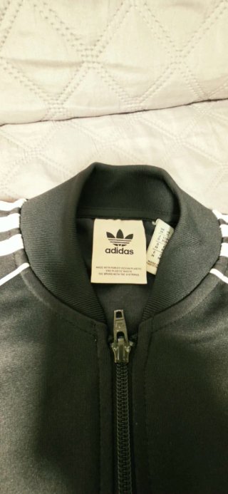 Sudadera Adidas Negra con Rayas Blancas