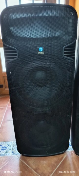 Altavoces Pasivos Seven + Mesa Sonido