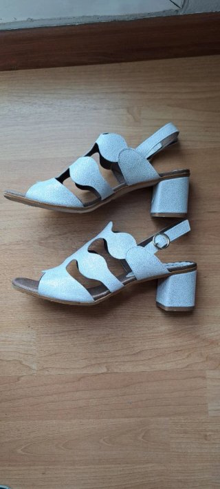 Sandalias de Verano Blancas Plateadas