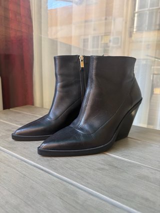 Botines Negros de Piel