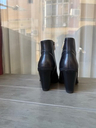 Botines Negros de Piel