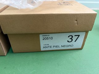 Zapatos tacón Mimao negros talla 37