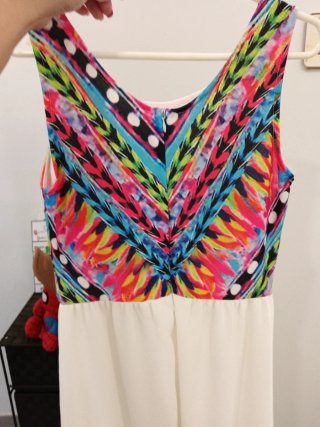 Vestido Estampado Multicolor con falda gasa blanca