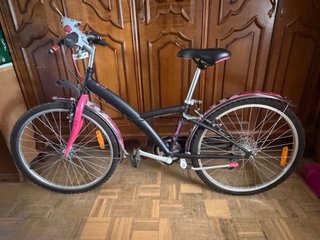 Bicicleta BTWIN Negra y Rosa
